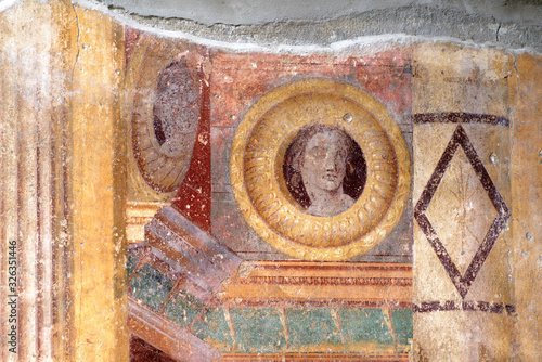 Oplontis Villa of Poppea -  Atrium, imagines clipeatae (faces within circular elements)