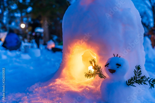 日本の冬 秋田 横手のかまくら