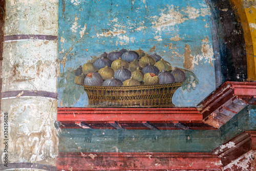Oplontis Villa of Poppea - Triclinium. A basket of figs.