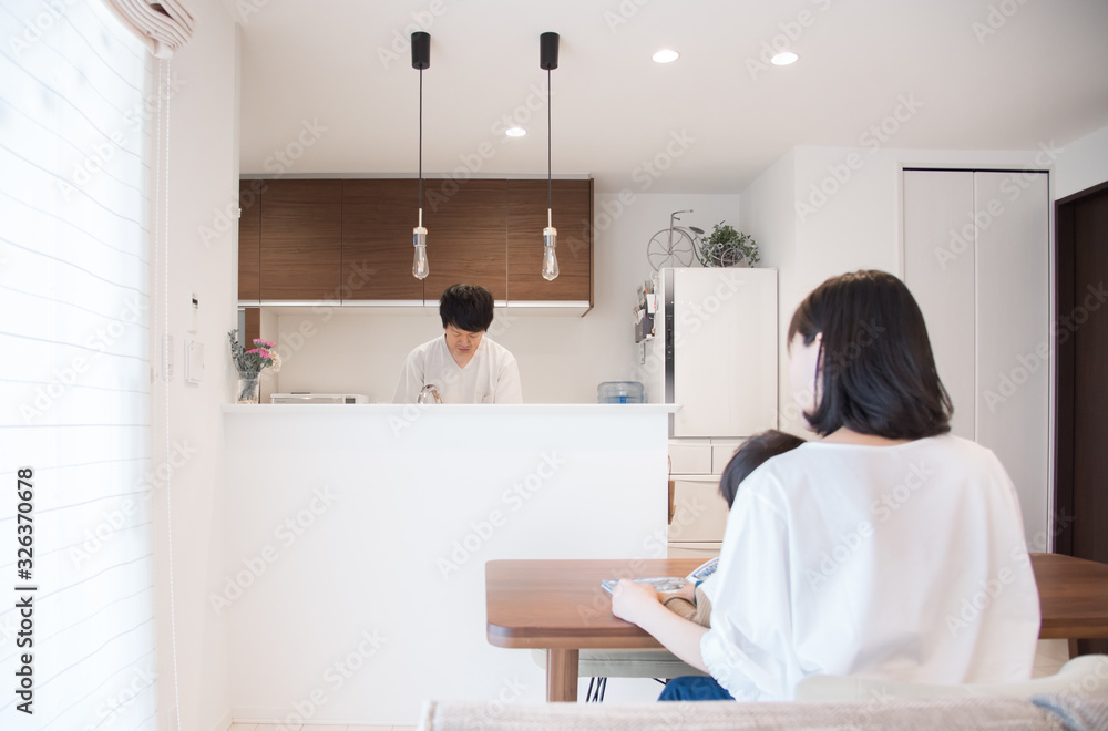 家事をする父親 家事をする父親