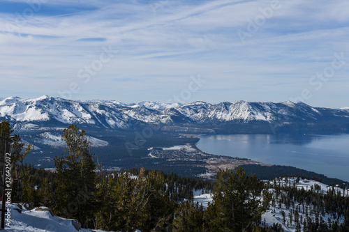 Ski Resort Tahoe Lake © Anastasiia