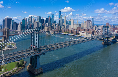Aerial view of NYC Manhattan Bridge © espiegle