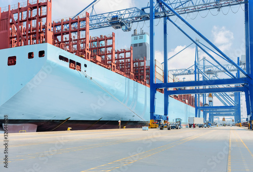 Εκτύπωση καμβά Cargo Terminal