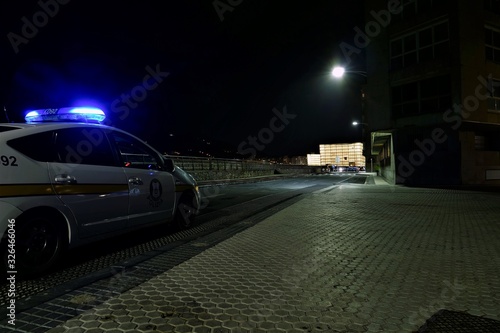  Coche Policial patrullando las calles de Donostia
