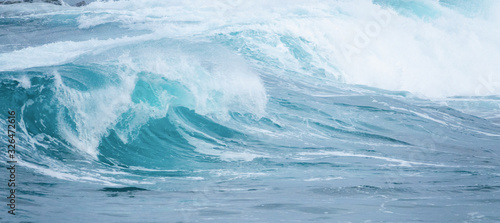 Fototapeta Naklejka Na Ścianę i Meble -  Big waves crushing on the ocean coastline on stormy weather day