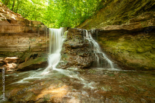 Fototapeta Naklejka Na Ścianę i Meble -  waterfall in the forest - Spencer, Indiana - McCormick’s Creek Canyon Falls