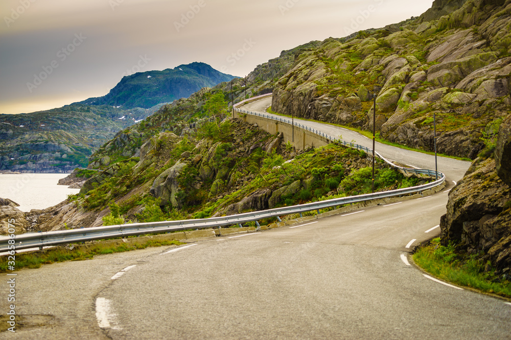 Obraz premium Road winding in mountains Norway
