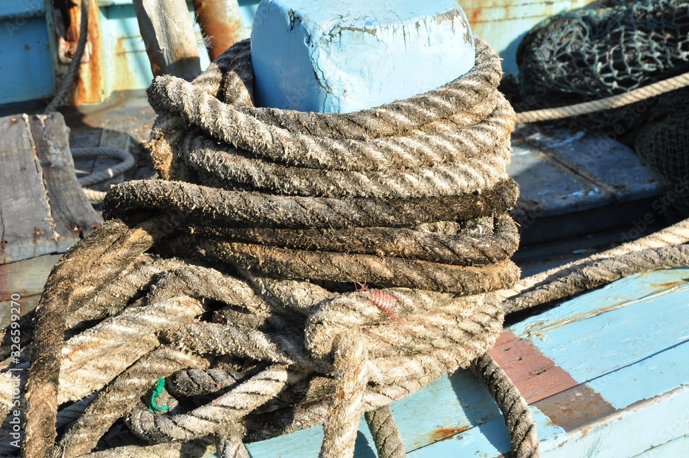 The mooring rope that the bow uses to secure the boat to the dock.