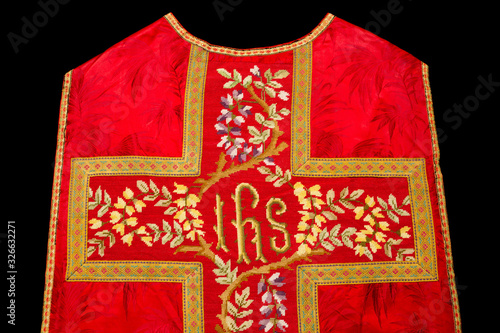 Isolated chasuble
