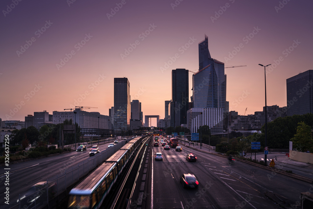 Obraz premium Paris LaDefense at sunset