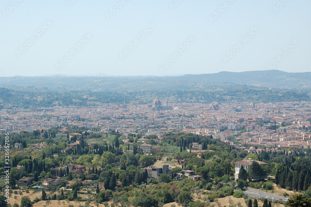 Vistas a la cuidad de Florencia y su entorno