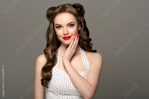 Murais de parede retro woman beautiful hair long curly red lips manicure nails fashion female