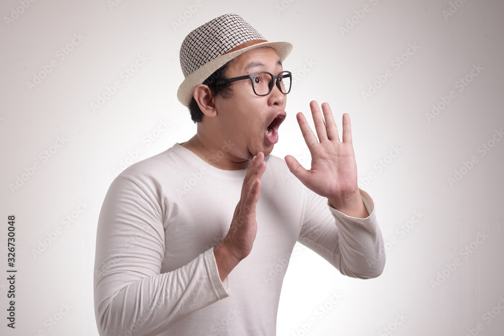 Naklejka premium Funny Man Shouting and Yelling