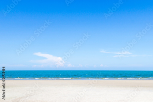 Fototapeta Naklejka Na Ścianę i Meble -  Tropical beach with white sand and blue sky, huahin thailand