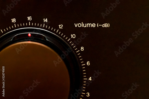 round volume knob for music amplifier