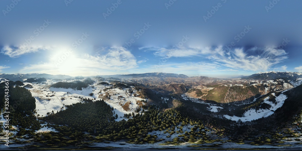 Obraz premium Romanian mountains covered in snow ( Cheile Gradistei ) 
