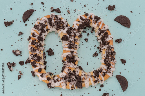 sweet pretzels cookies and cream
