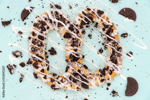 sweet pretzels cookies and cream