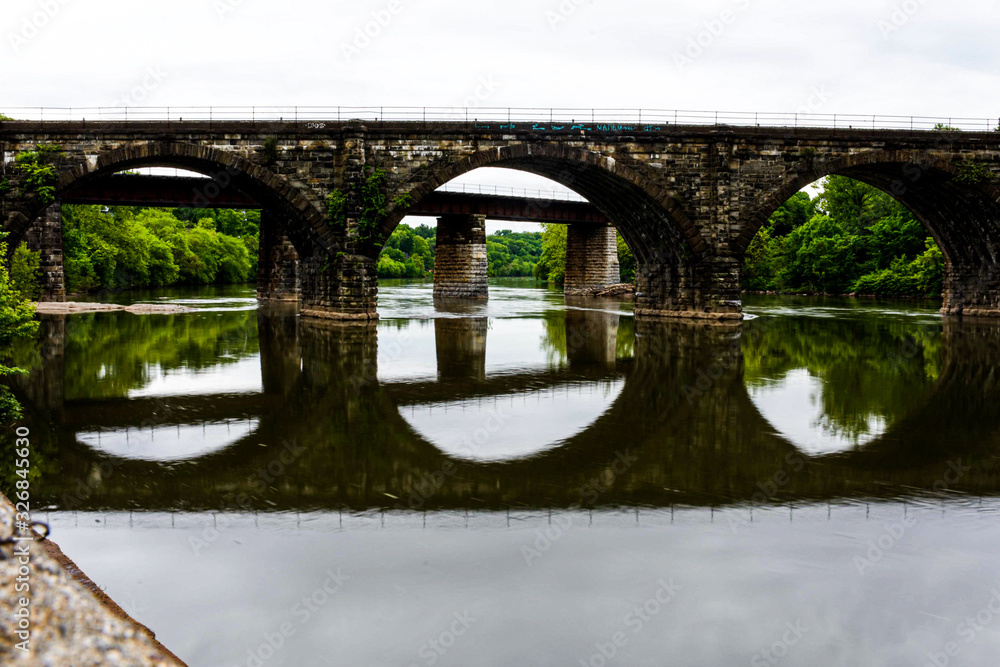 Fototapeta premium Philadelphia bridge reflection