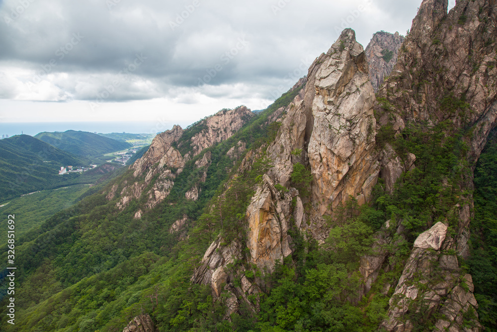 Beautiful Landscape view of peak Seorak mountains at the Seorak-san National Park, Soraksan, South Korea.