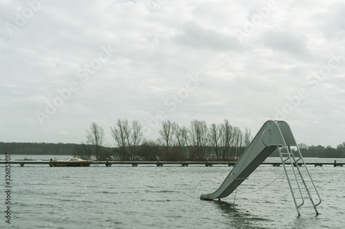 rotterdam lake in winter