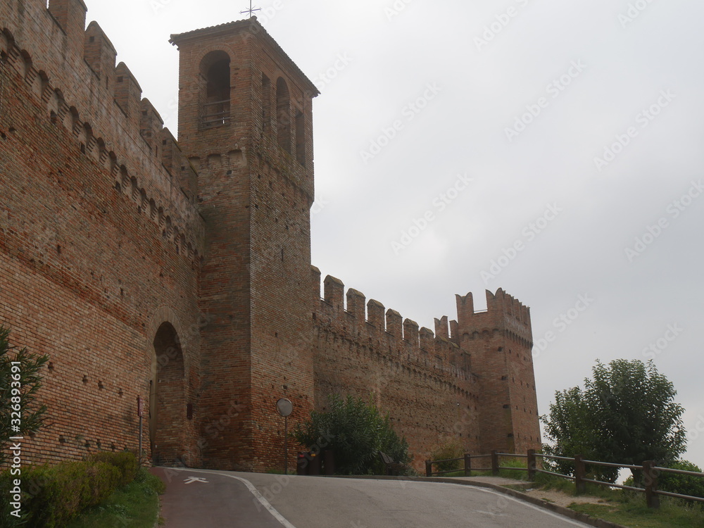 Porta Nova gate in Gradara walls and and the uphill road