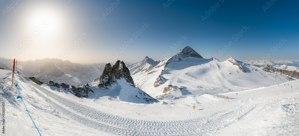 Obraz premium Hintertuxer Gletscher Panorama Winter Sonne