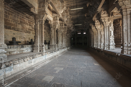 Lingams and columns in Hindu temple