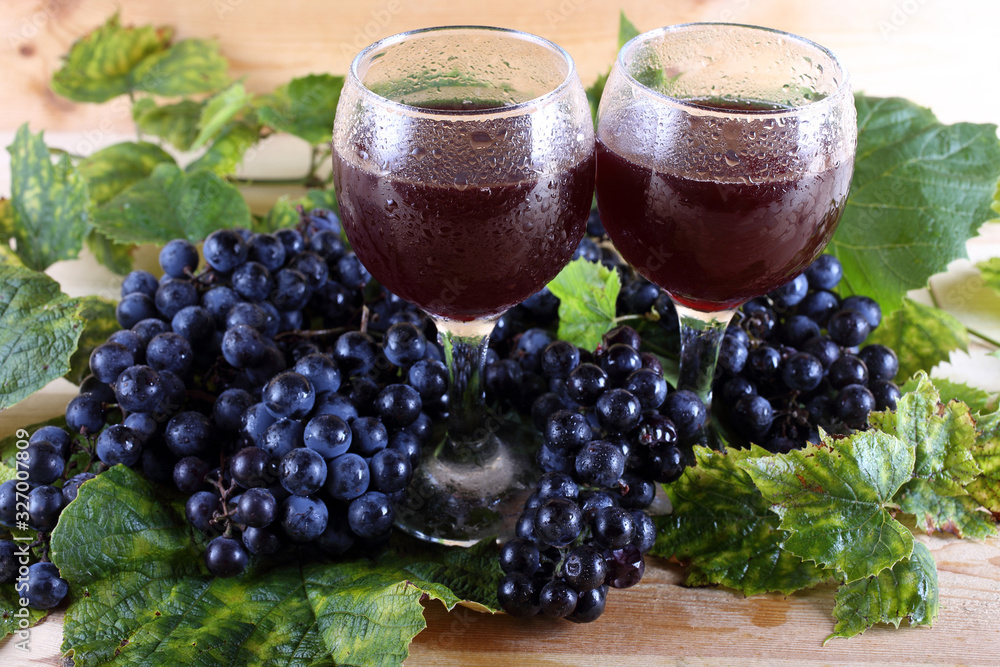 Fototapeta premium Wine and grape on table
