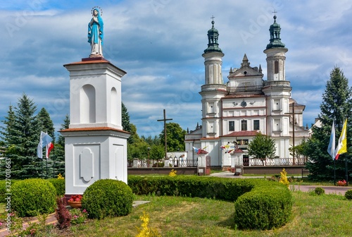 Obraz na płótnie sanktuarium w wysokim kole w salonie