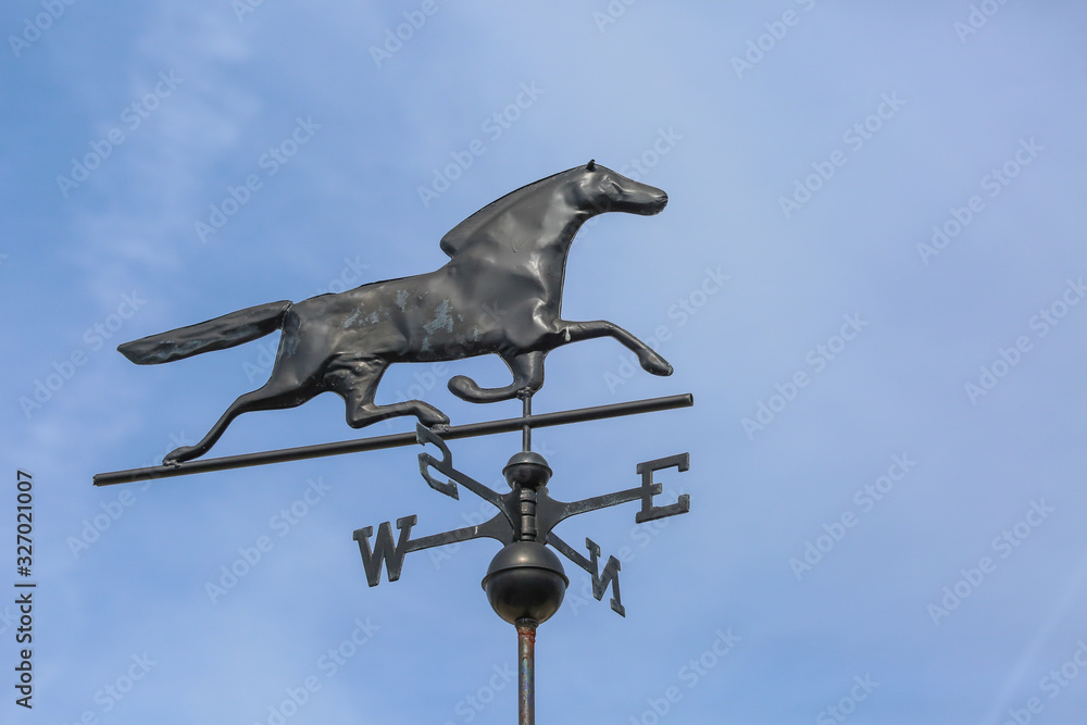 Trotting Horse Weather Vane Points to East Wind Trotting Horse Weather Vane Points to East Wind