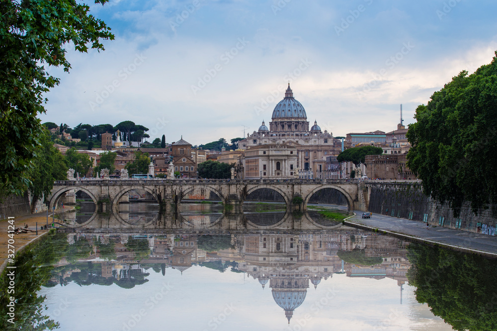 Fototapeta premium Saint Peter's Basilica in Vatican