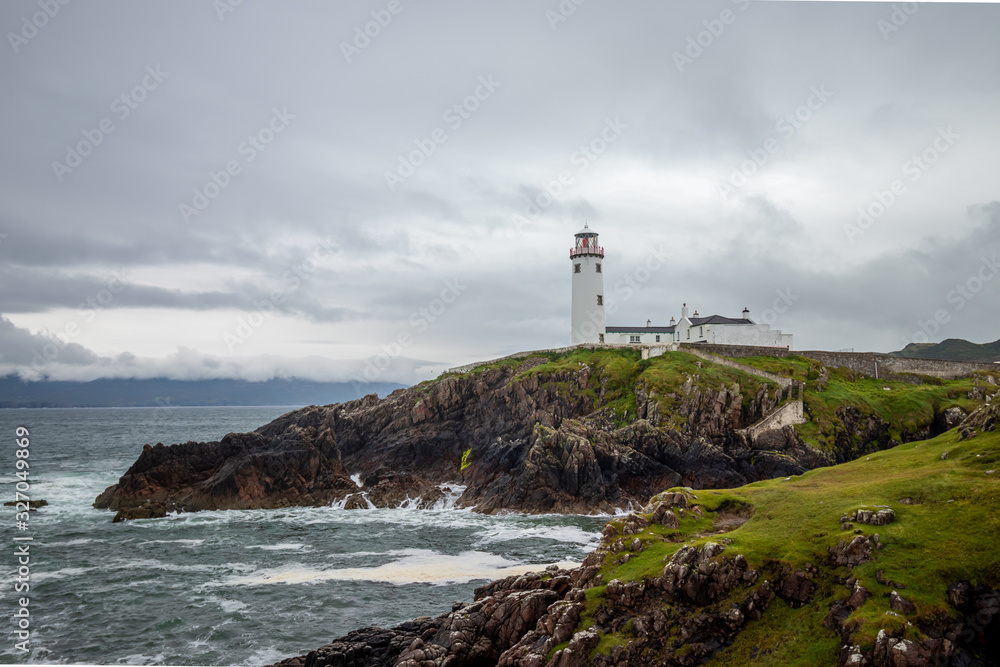Fanad Head Lighthouse was conceived as essential to seafarers following a tragedy which happened over 200 years ago. In December 1811 the frigate “Saldanha” sought shelter from a storm. 