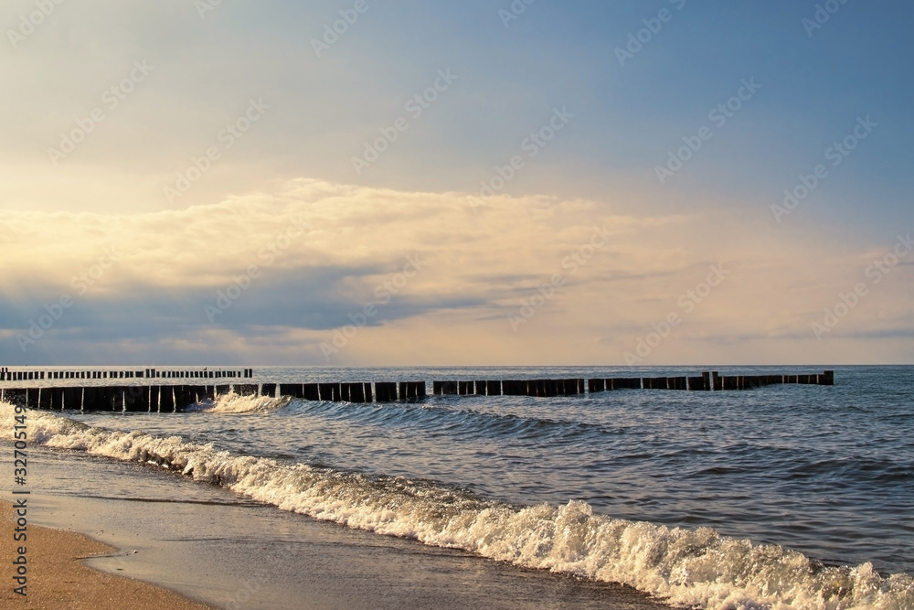 Groynes and waves on the Baltic Sea