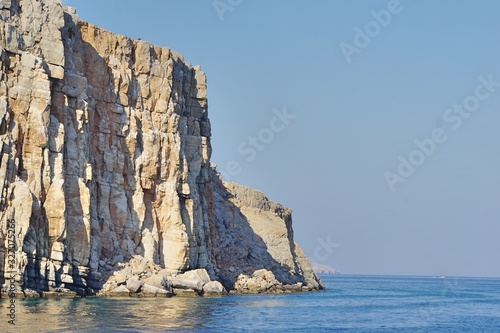 fjordlandschaft und dhau im oman