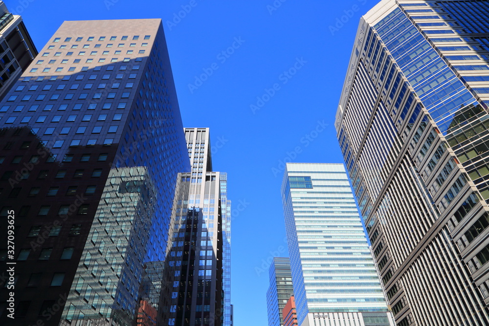 東京大手町の高層オフィスビル群