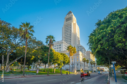 Photo Historic Los Angeles City Hall with blue sky