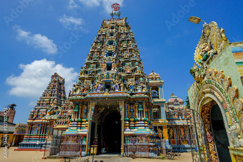 Fotografie Trincomalee, Sri Lanka - February 2020: Facade of the Kali Kovil Hindu temple on February 16, 2020 in Trincomalee, Sri Lanka