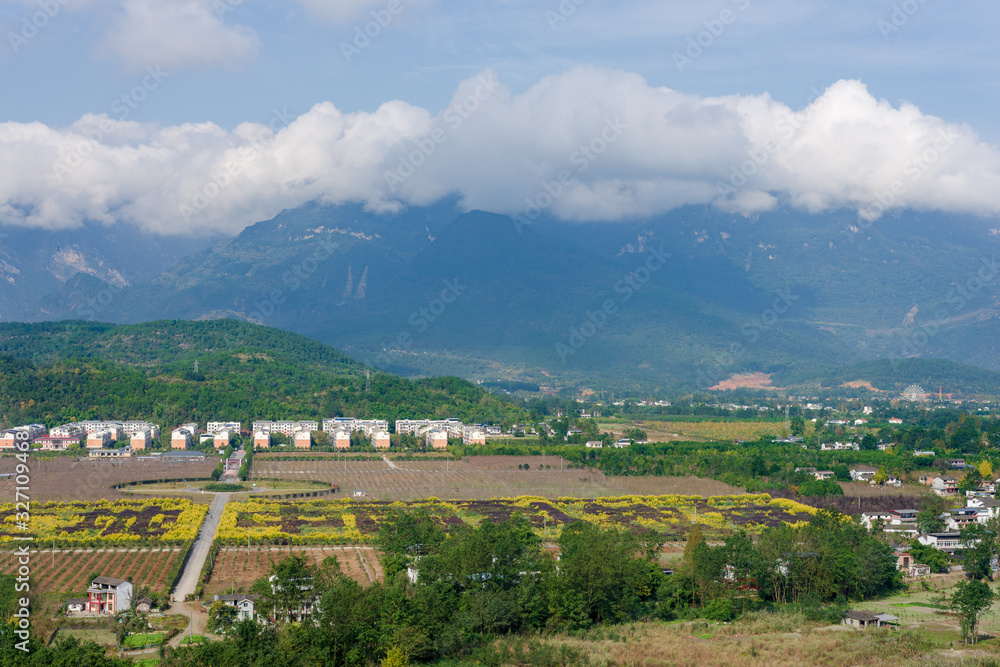 Naklejka premium country before the big mountain