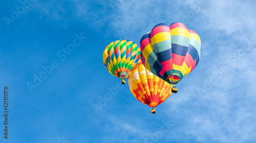 Obraz na płótnie Colorful hot air balloons in the sky w salonie
