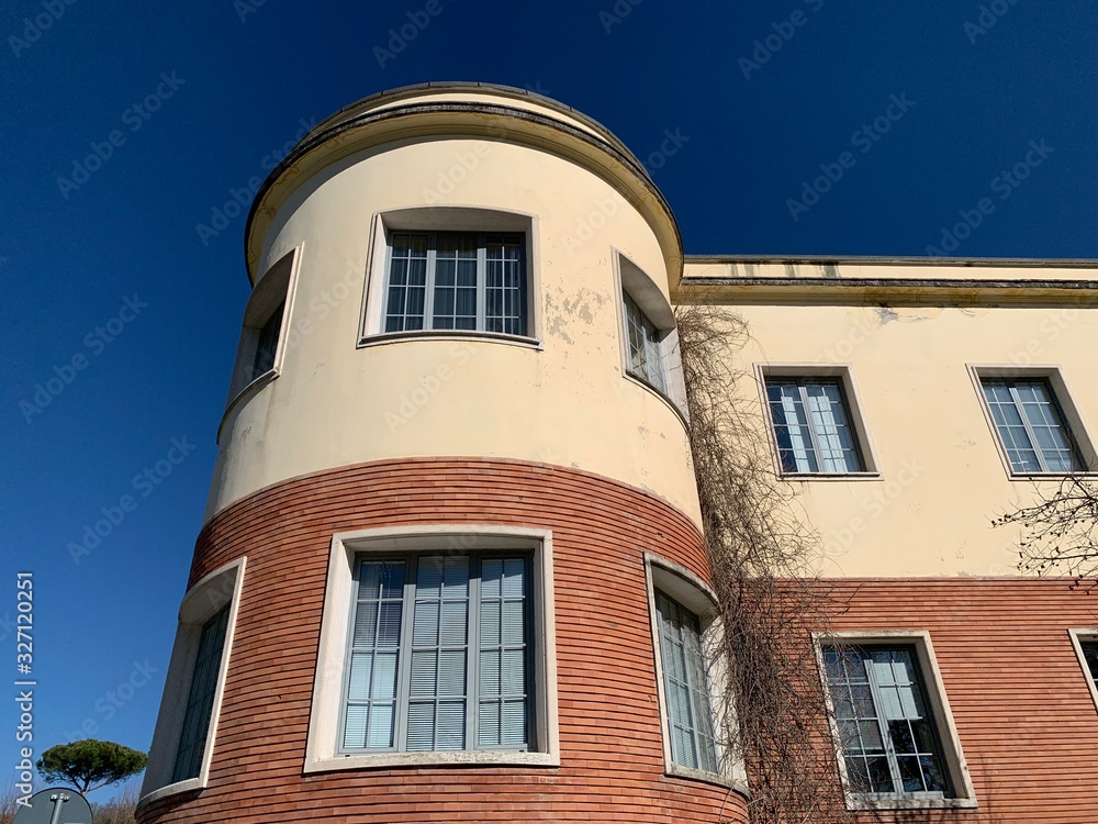 Obraz premium old building with blue sky