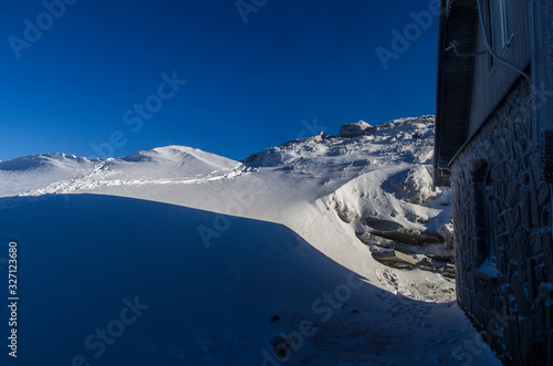 Fototapeta Naklejka Na Ścianę i Meble -  Bieszczady zimą połonina Wetlińska 