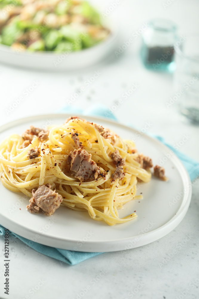 Pasta with tuna and lemon Pasta with tuna and lemon