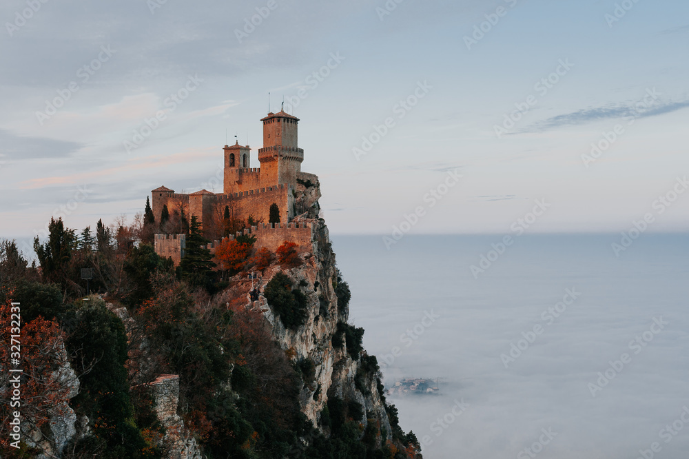 Panorama sulla Guaita, la prima torre di San Marino - versione orizzontale
