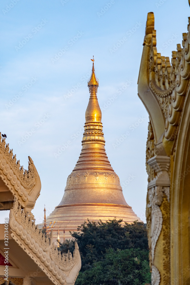 Fototapeta premium Shwedagon Paya zedi