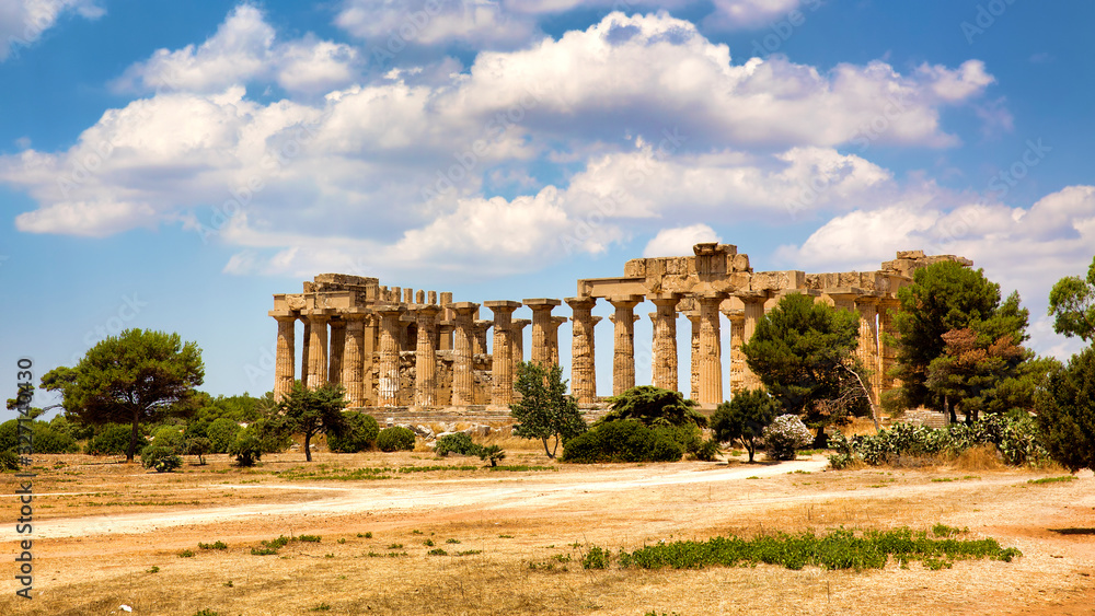 Fototapeta premium Temple at Selinunte on Sicily, Italy