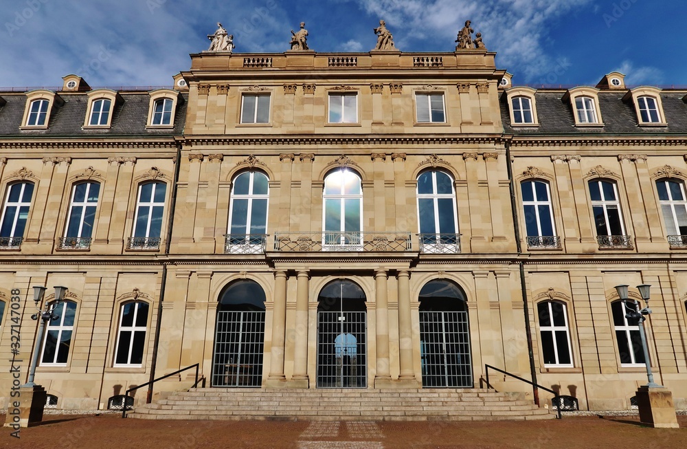 Fototapeta premium Stuttgart, Neues Schloss, Seitenflügel, Ehrenhof