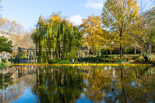 Paris - Parc Monceau. photo