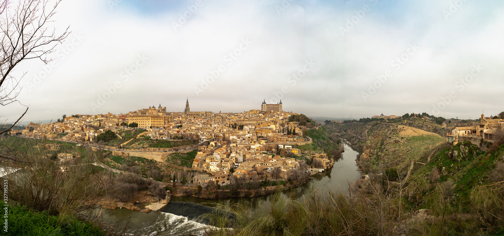 Panoramica de la ciudad de Toledo 