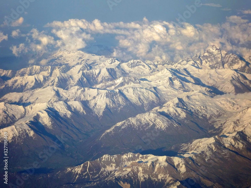 Vue aérienne des Alpes